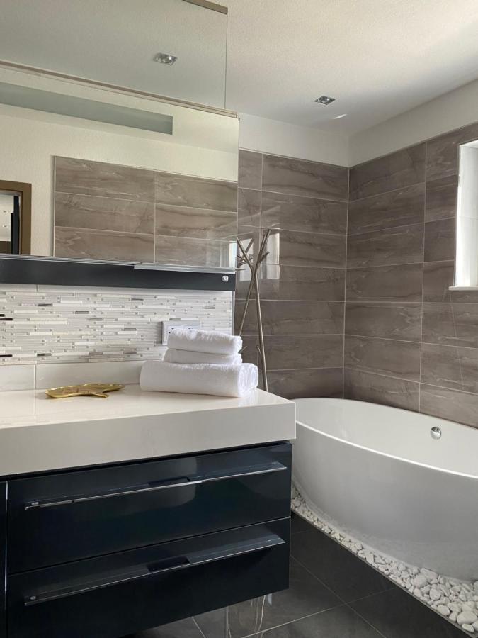 Luxurioeses City Penthouse Friedrichshafen Bagian luar foto
